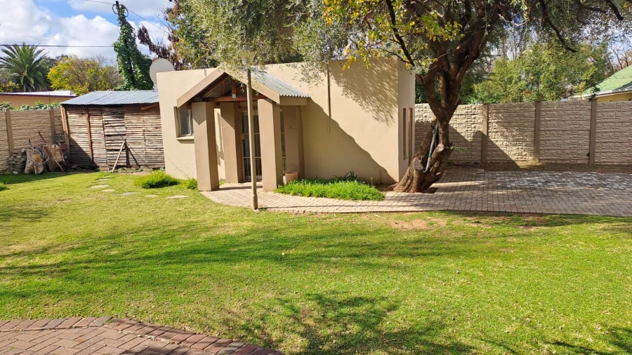5 Bedroom Property for Sale in Brandwag Free State